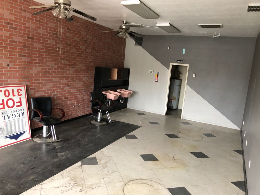 Retail Space Available on SWC of Clinton/Cedar in Fresno, CA: 4122 E Clinton Avenue, Fresno, CA 93703